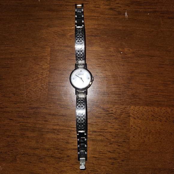 Coach Signature CC Silver Pearl Bangle Diamond Watch - Picture 2 of 7